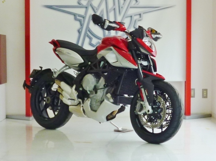 静岡店】USED BIKE MV AGUSTA RIVALE800 入荷｜新着情報｜MVアグスタ